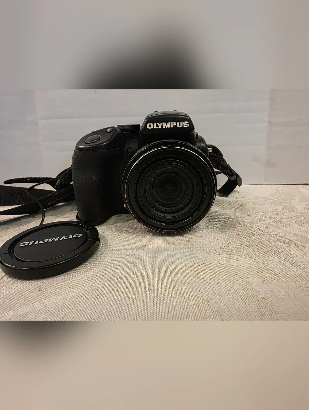 Olympus SP-57OUz 10MP CCD AA Battery Digital Camera/Strap& Lens Cap/ Case